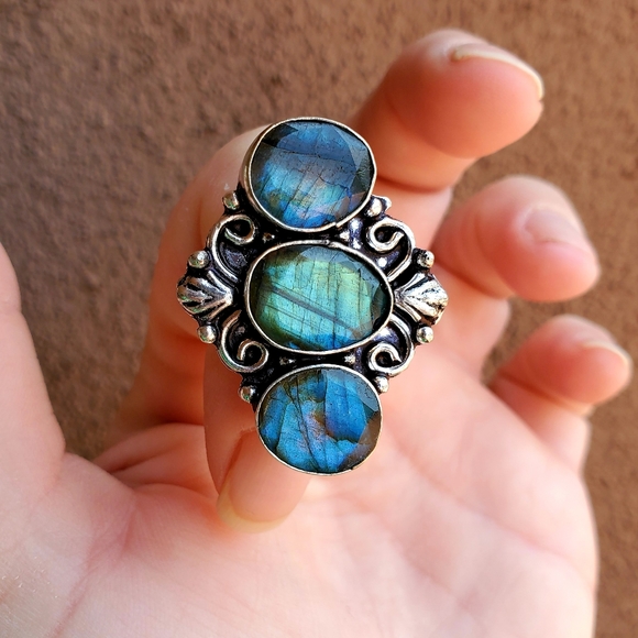 Handmade Jewelry - New Faceted Labradorite 925 Silver Ring.